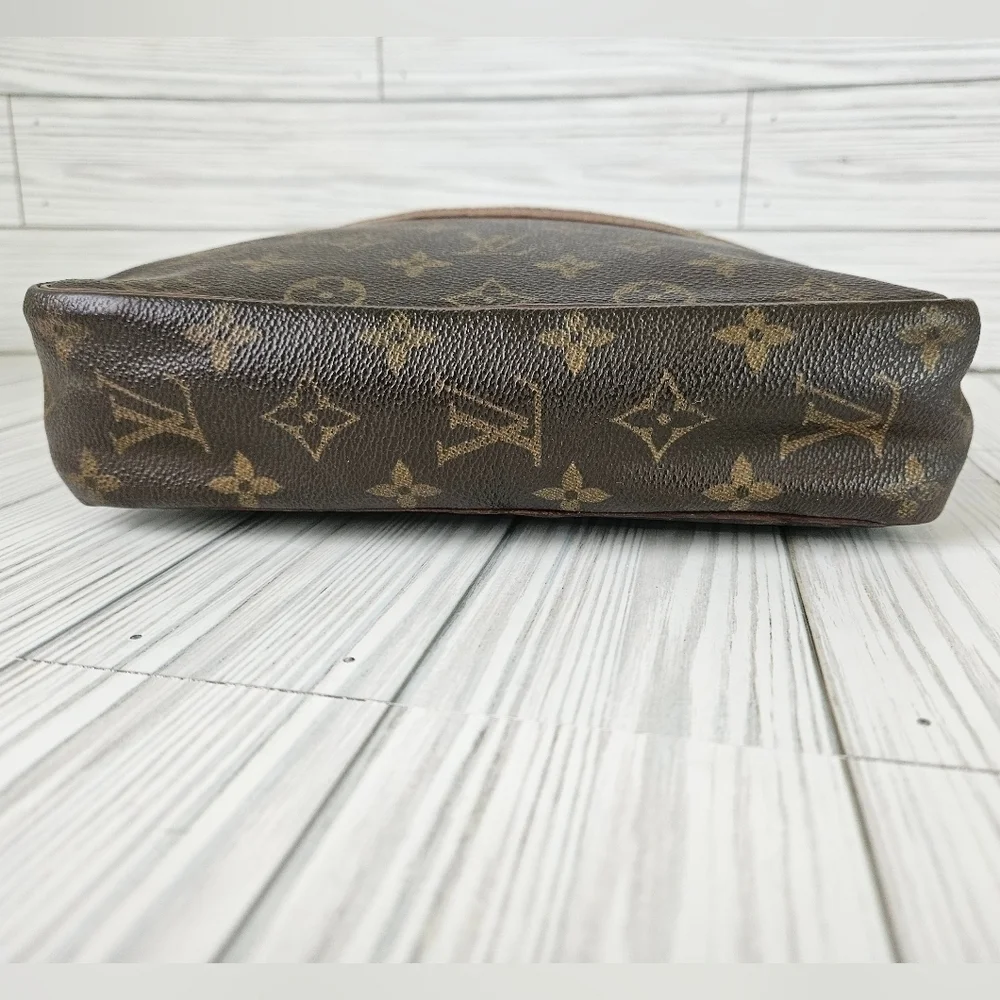 Louis Vuitton 1989 Compiege 23 Clutch Handbag in Monogram Canvas and Leather - Picture 8 of 16